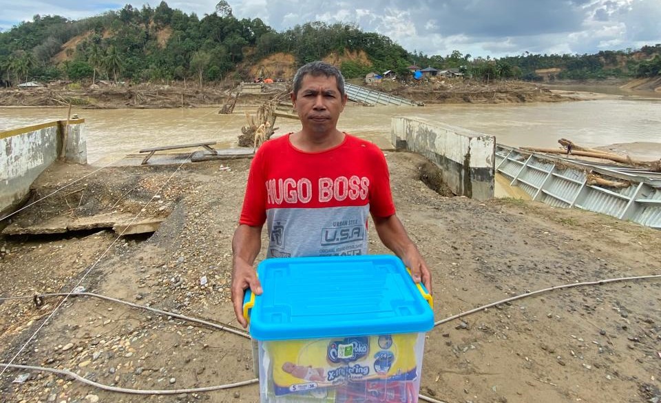 LAZ Al Azhar Salurkan 70 Paket Hygiene Kit ke Wilayah Pelosok Aceh Tamiang